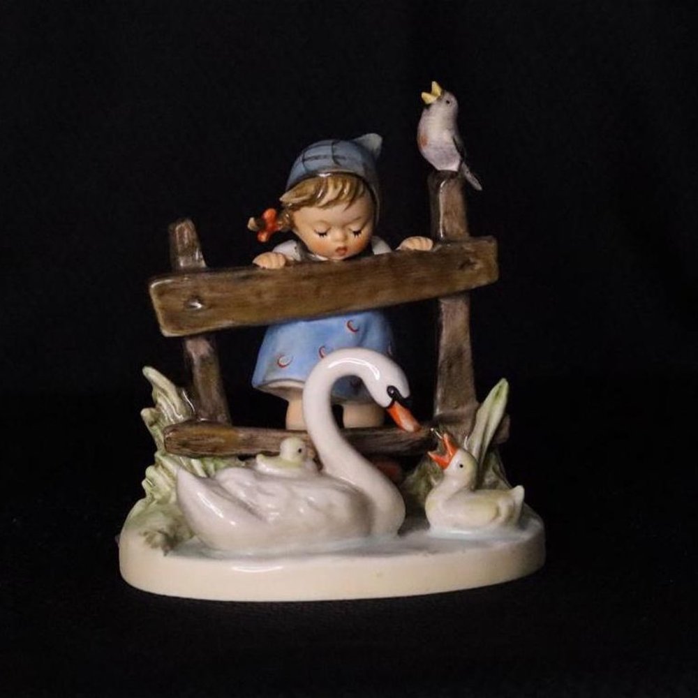 Girl w/ Swans - Vintage Hummel